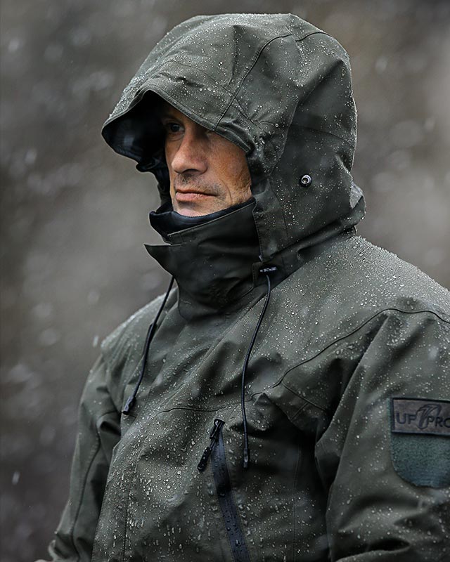 GORE TEX Tactical Clothing Stay dry in heavy rain UF PRO